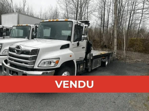 HINO L6 LOWPRO 2024 AVEC PLATEFORME NRC - VENDU - HINO DRUMMONDVILLE